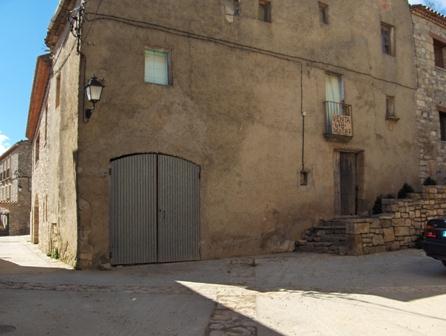 Casa de piedra. garaje. seller. faltan reformas.