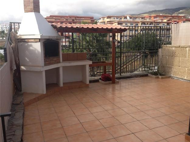 Apartamento con terraza exterior y vistas