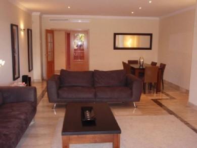 Apartamento con 4 dormitorios se vende en Estepona, Costa del Sol