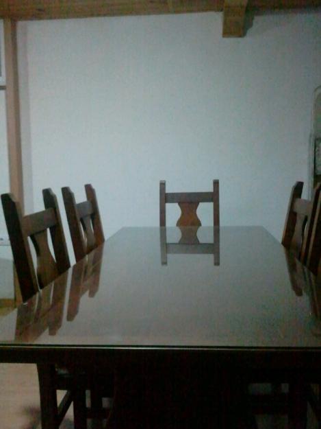 juego de mesa y 6 sillas de algarrobo
