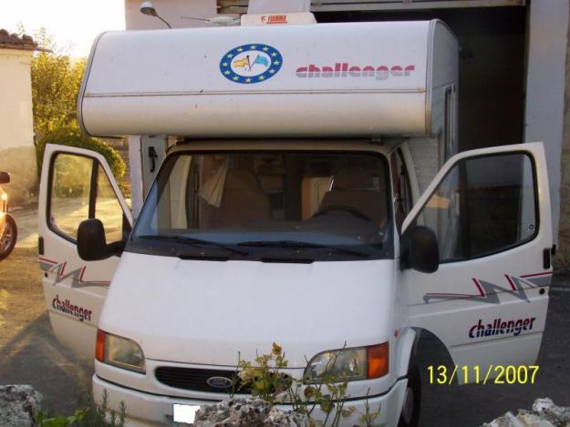 Challenger sobre Ford Transit 6 plazas