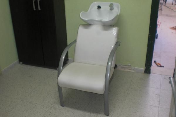 Vendo Lavacabezas y sillones hidraulicos en perfecto estado