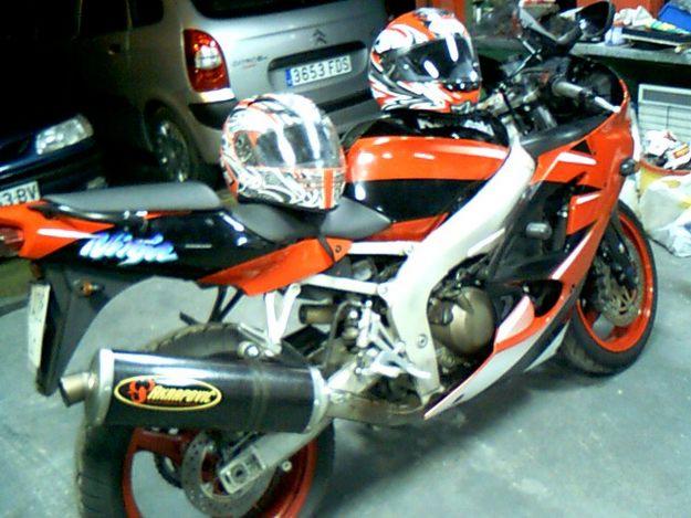 se vende preciosa ninja roja y negra,¡gran portunidad por cambio de vehiculo!