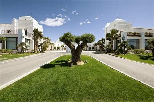 Apartment for Sale in Malaga, Andalucia, Ref# 2850759