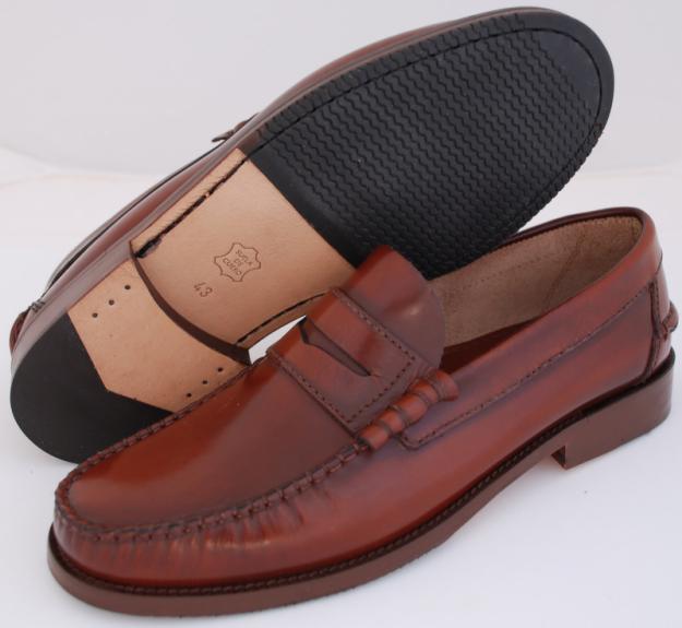 Zapatos tipo Castellanos piel suela Cuero-Goma T.38-48. Color: Marrón, Burdeos y Negro