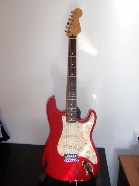 FENDER STRATOCASTER USA