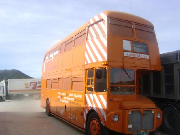 Se vende autobús inglés de dos pisos Leyland
