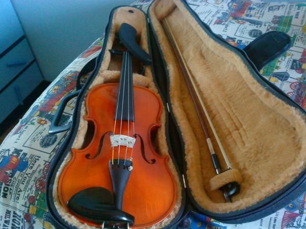 Vendo Violín Checho 3/4 sin estrenar