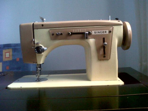 MAQUINA DE COSER CON MUEBLE SINGER