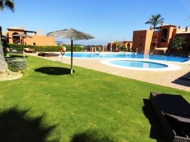 Apartamento con 3 dormitorios se vende en Benahavis, Costa del Sol