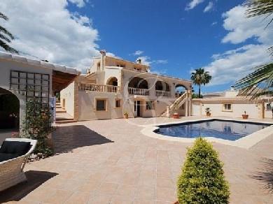 Chalet con 6 dormitorios se vende en Moraira, Costa Blanca