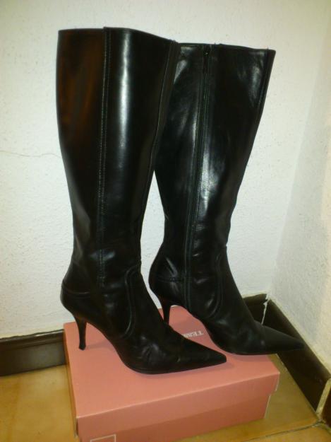 BOTAS DE PIEL NEGRAS DE ZARA NÚMERO 37