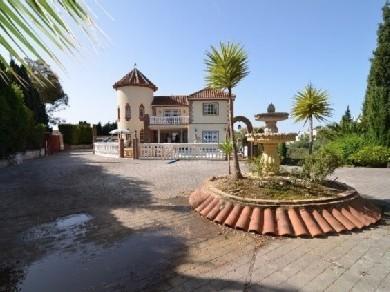 Chalet con 6 dormitorios se vende en Mijas Costa, Costa del Sol