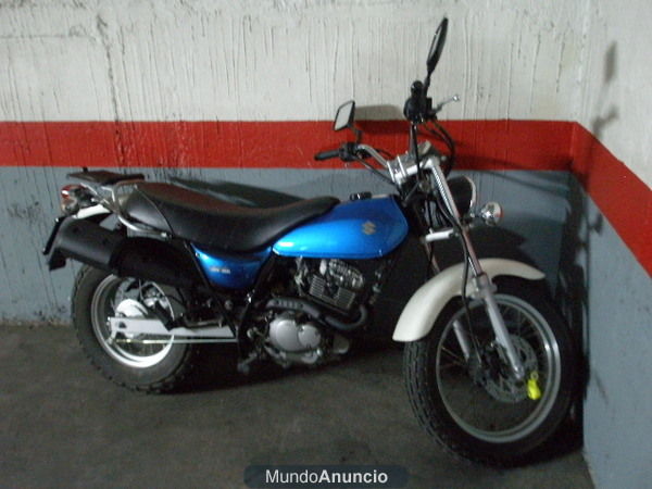 Se vende moto Suzuki Van Van, seminueva (125 c.c.)