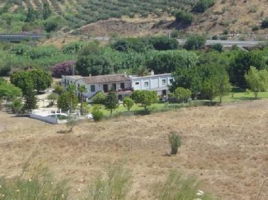 Chalet con 9 dormitorios se vende en Pizarra
