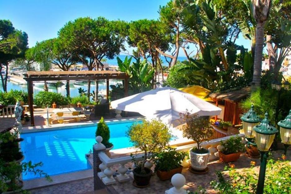 Chalet de lujo en alquiler en marbella con 200 m2, 4 dormitorios