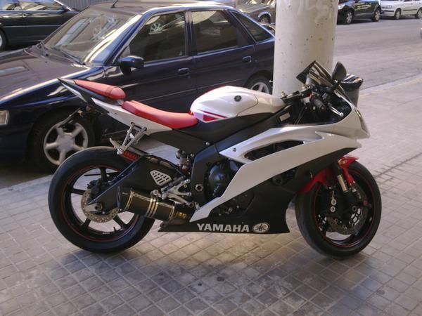SE VENDE YAMAHA R6R