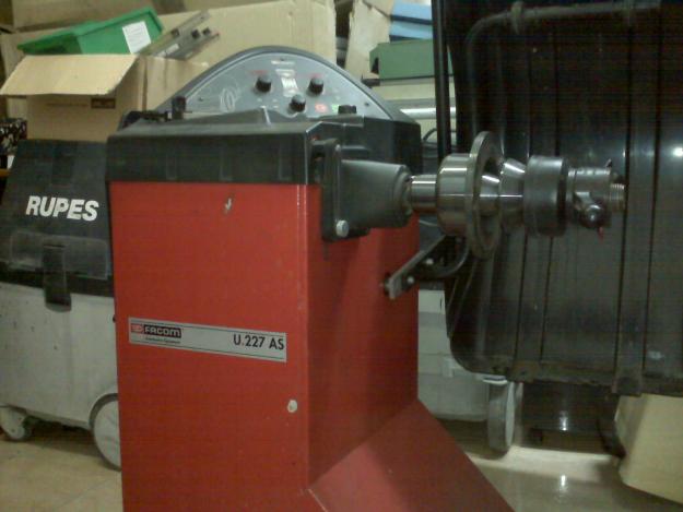 VendoEquilibradora y desmontadora de ruedas Marca Facom