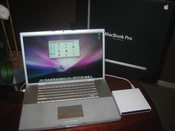 17 Apple MacBook Pro 2.5Ghz6GB 500 GB 7200 RPM