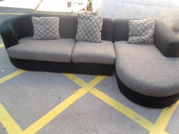 Sofa  en perfecto estado  con transporte gratis !!