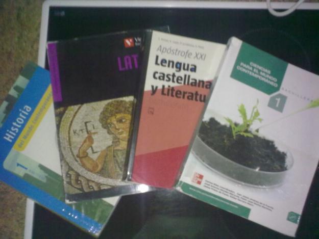 VENDO LIBROS DE 1º BACHILLERATO CIENCIAS SOCIALES Y HUMANIDADES