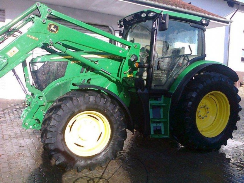 2011 Tractor John Deere 6140 R