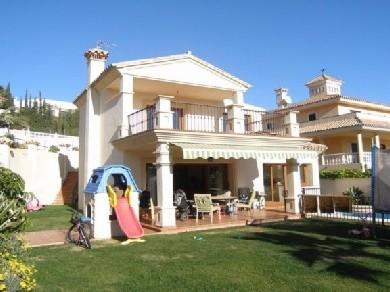Chalet con 4 dormitorios se vende en Mijas Costa, Costa del Sol