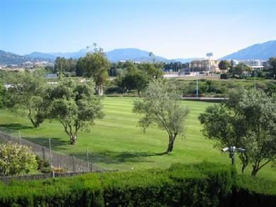 Apartamento con 3 dormitorios se vende en Marbella, Costa del Sol