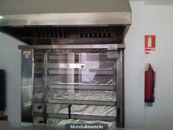 Se vende máquina hacer pollos 7 espadas innox y mostrador refrigerado