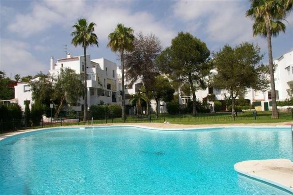 Cerrado de Elviria, Duplex en planta baja en Parque Elviria