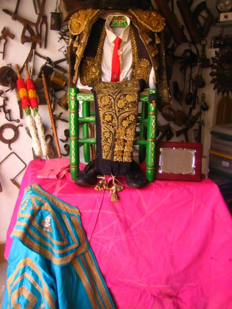 se vende traje de luces antiguo