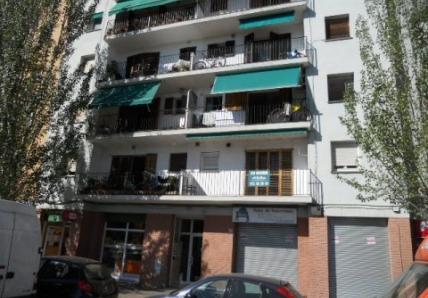 Piso de cuatro habitaciones y 89 m² en Girona