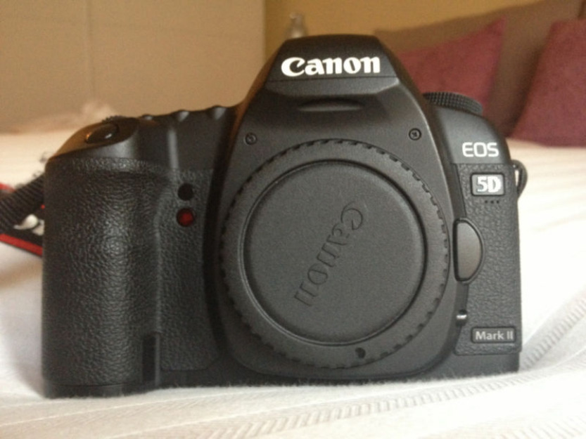 Canon 5D Mark II (Sólo cuerpo)