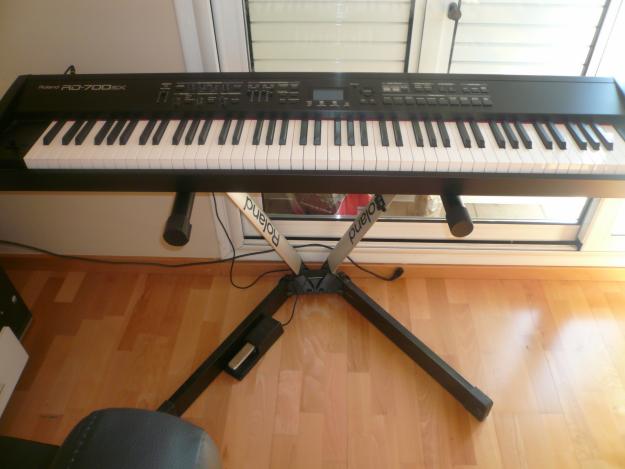 Roland rd-700 sx  se vende