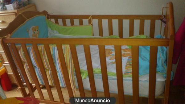 Vendo lote para bébe (cuna madera+trona+cambiador-bañera+parke)