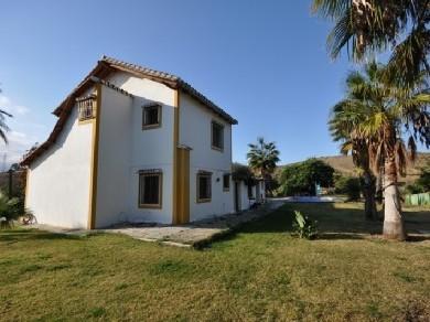 Chalet con 3 dormitorios se vende en Estepona, Costa del Sol