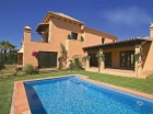 Chalet con 4 dormitorios se vende en Estepona, Costa del Sol - mejor precio | unprecio.es