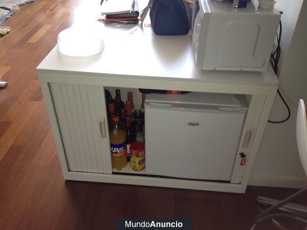 Mueble de oficina pequeño