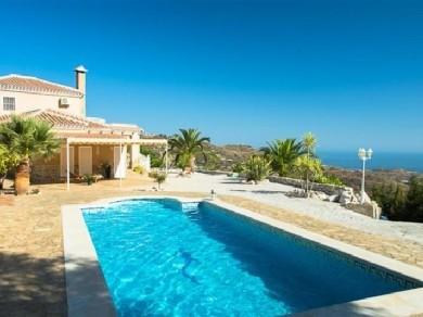 Chalet con 3 dormitorios se vende en Arenas, Axarquia