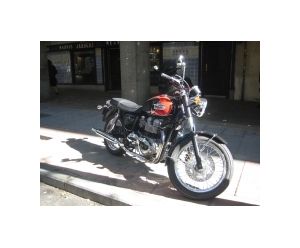 TRIUMPH BONNEVILLE