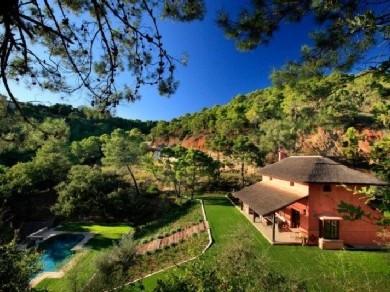 Chalet con 3 dormitorios se vende en Benahavis, Costa del Sol