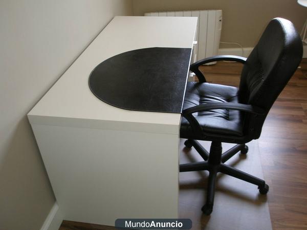 escritorio y silla de oficina