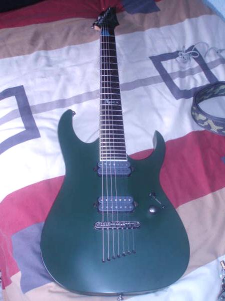 Vendo guitarra de 7 cuerdas IBANEZ de KoRn, La RG de Munky