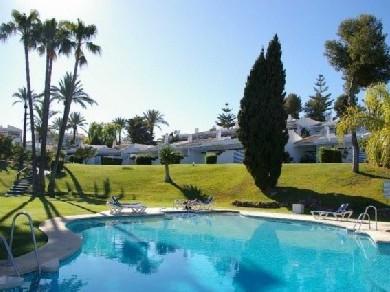 Apartamento con 3 dormitorios se vende en Marbella, Costa del Sol