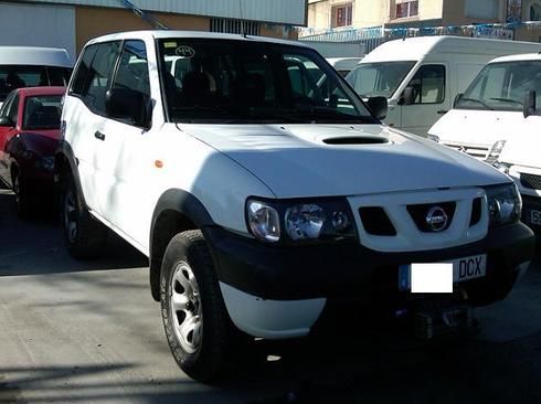 Nissan Terrano 2.5TDI 125CV CORTO 5 PLAZAS CABESTRANTE