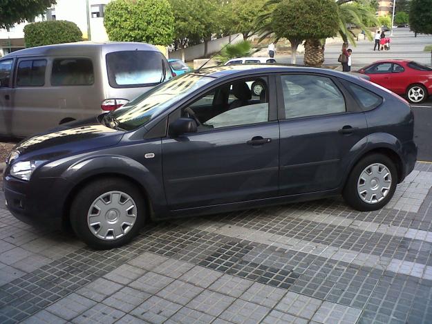 Vendo ford focus 2006 1.6 gasolina  por 5600eur