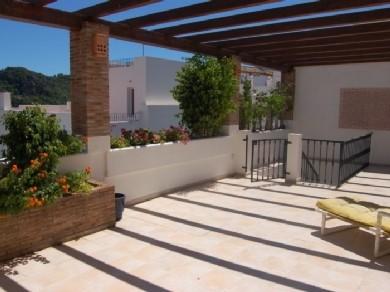 Chalet con 3 dormitorios se vende en Benahavis, Costa del Sol