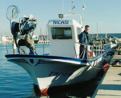 Embarcacion de pesca profesional NICASI
