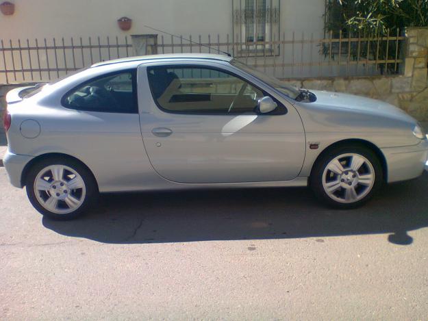 Se vende Renault Megane Coupe. 2.0 impecable.