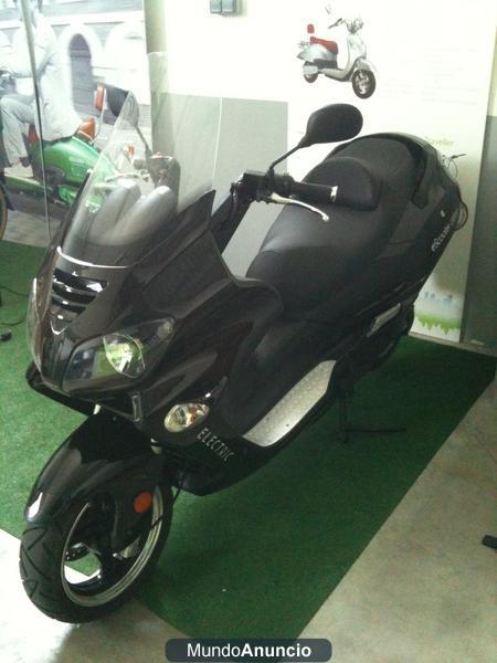 Venta Maxi-Scooter 100% eléctrico (5kW) - USADA - Modelo: XERO Urban Tourer LITIO